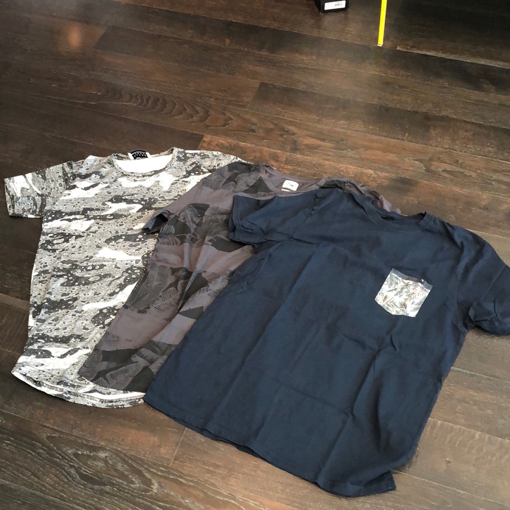 Large Patterned Shirt Bundle - image 1